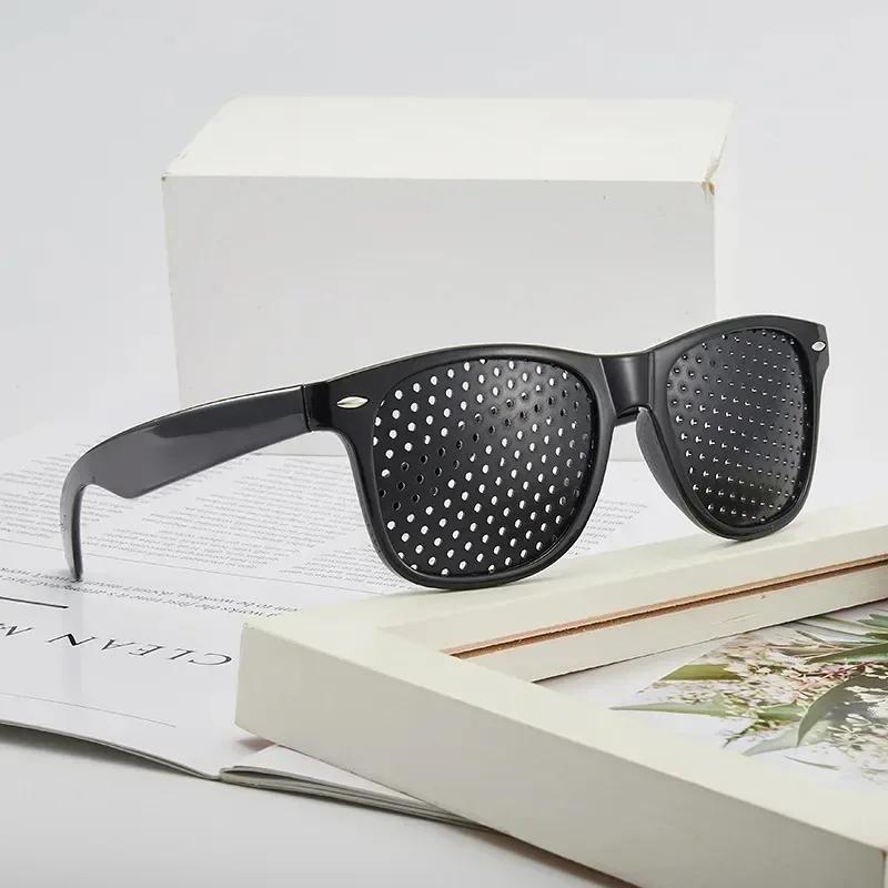 Lunettes correctrices anti-myopie et astigmatisme avec trous pour réduire la fatigue oculaire - Homme et Femme