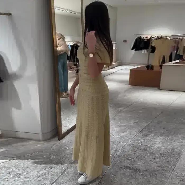 UNITIM Nouvelle Collection Printemps-Été 2026 Robe Longue en Maille Beige Élégante pour Femme, Col R
