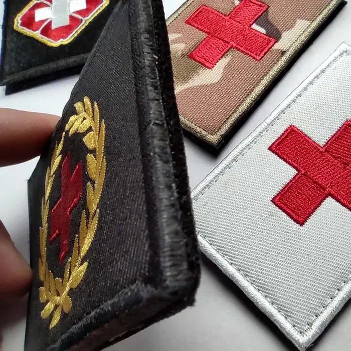 Badges brodés avec appliques de croix rouge, Patch tactique à crochet et boucle, première aide MED Medic Rescue militaire sur sac à dos, brassard