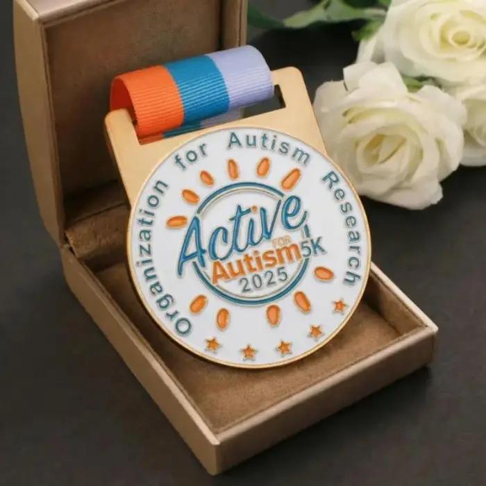 Médaille personnalisée en métal avec ruban gris foncé pour récompenses et célébrations spéciales pour adultes et enfants