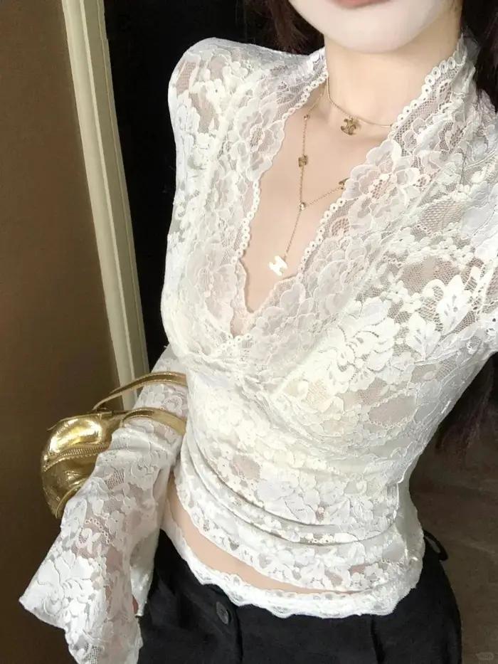 Sexy col en v transparent T-Shirts mode femmes Flare à manches longues printemps dentelle mince pulls hauts décontracté