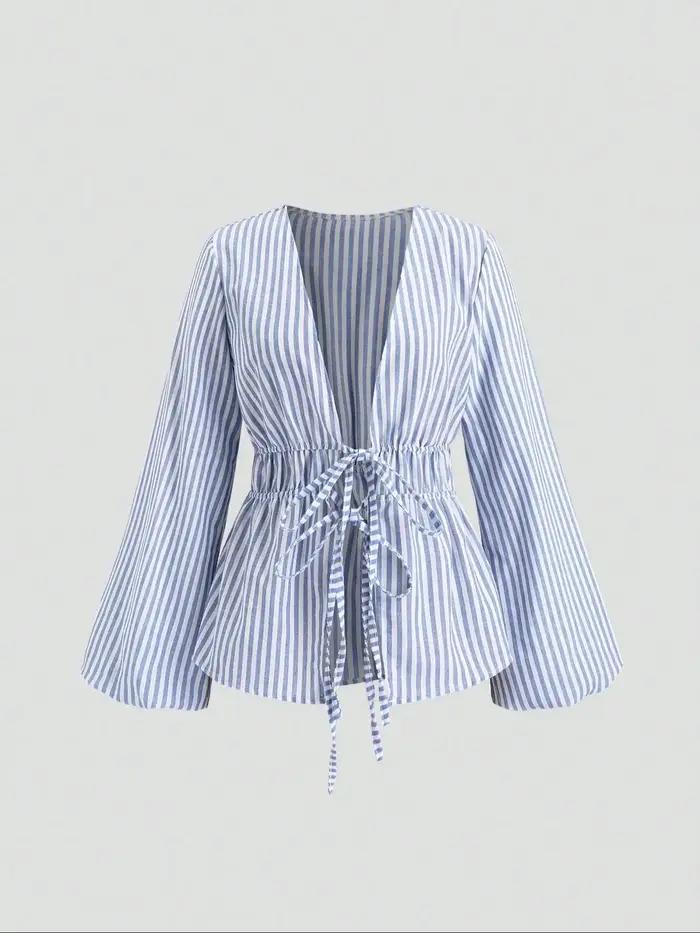 Chemise à manches bouffantes avec nœud à nouer rayé