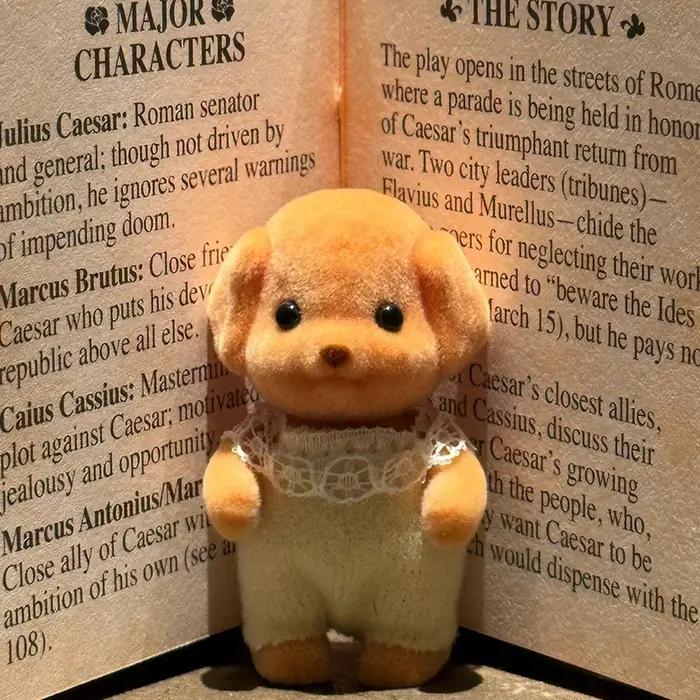 Figurine d'animal de famille de forêt mobile, caniche floqué, Shaggy, modèle de chien, jouet, maison de poupée, accessoires miniatures pour enfants