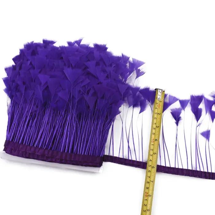 Plumes de Dinde Blanches sur Ruban