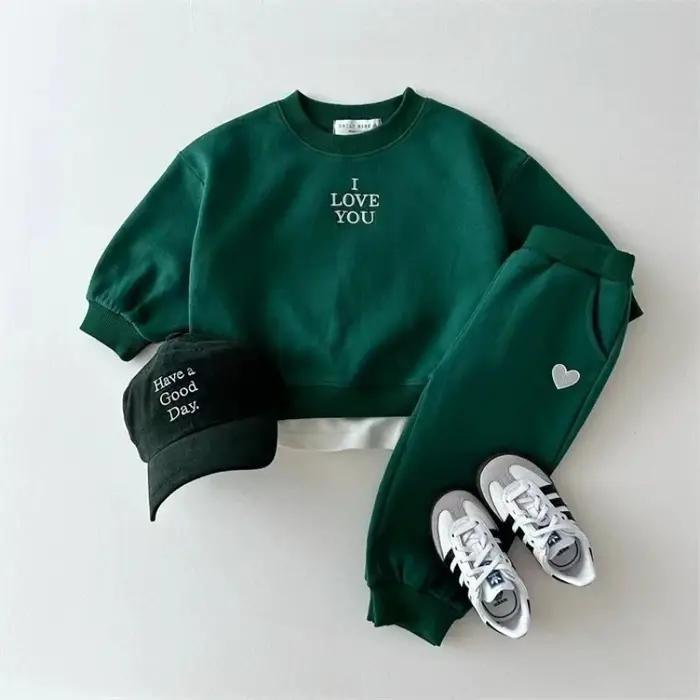 Style coréen printemps automne ensemble de vêtements pour enfants avec lettre coeur conception confortable sweat