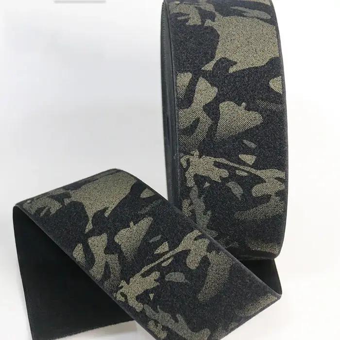 Adhésif velcro camouflage 10x100cm pour fixation d'équipements sur vêtements et casques chasse