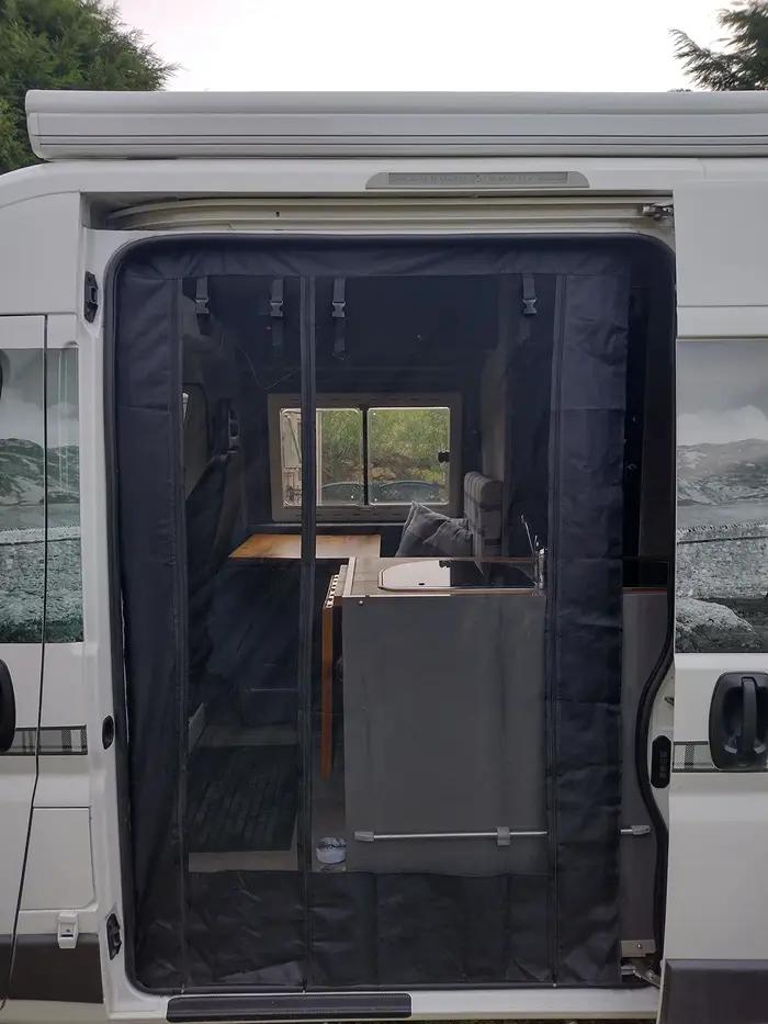 Ecran anti-moustiques pour Fiat Ducato Peugeot Boxer Citroën Relais fourgon fibre synthétique haute qualité installation facile protection contre les insectes voyage confortable