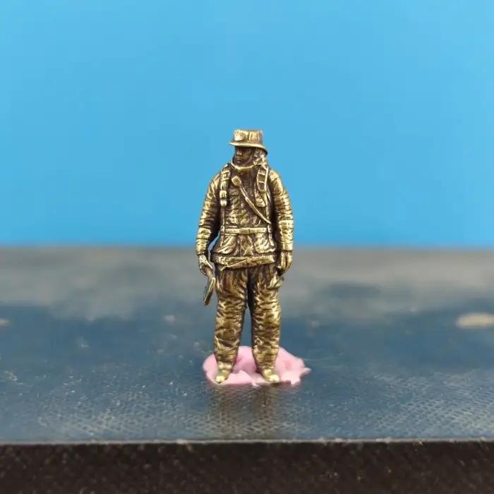 Figurines d'action des forces spéciales de pompier en laiton