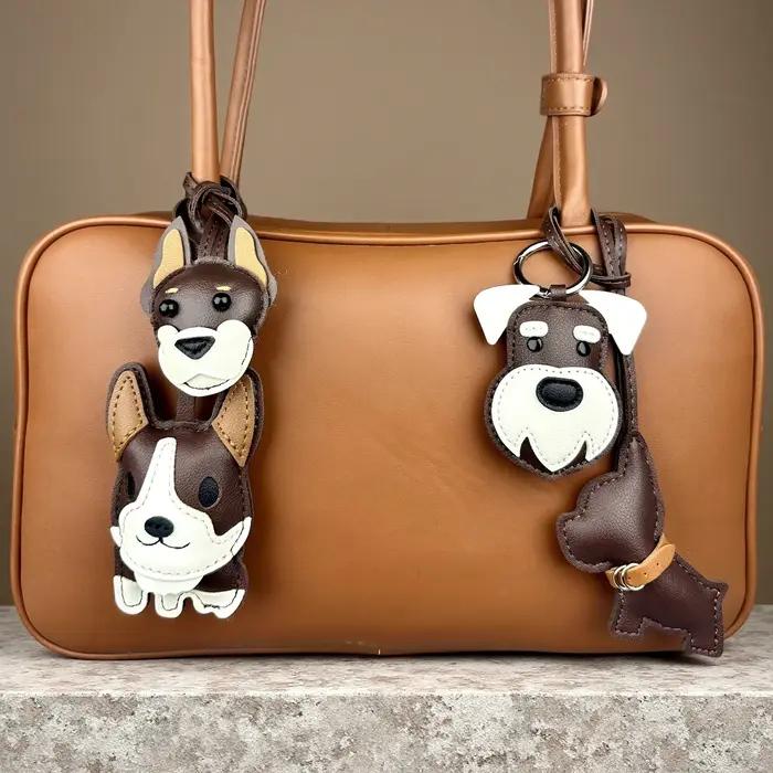 Breloques pour sacs en cuir PU marron chocolat – Schnauzer, Bouledogue français, Doberman, Corgi – Pendentif pour sacs, cadeau idéal pour les propriétaires de chiens