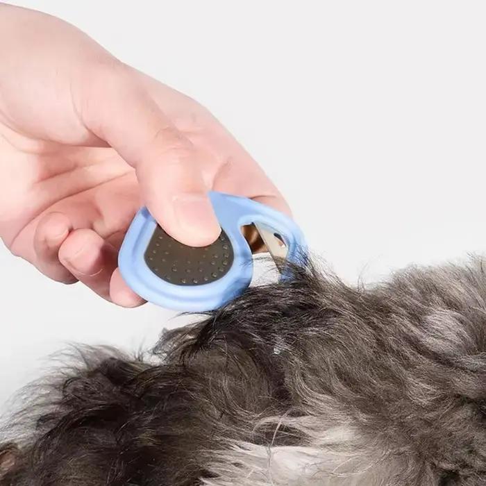 Peigne démêlant pour animaux de compagnie avec lame