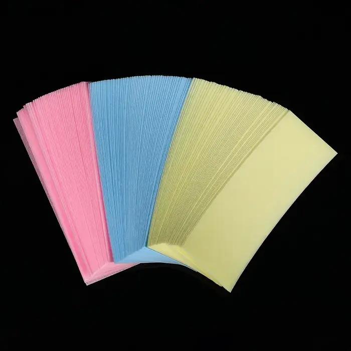 Banderole de cire en papier pour épilation facile et sans douleur pour homme et femme avec options de couleur丰富多彩的文本生成任务,要求助手基于给定的产品特征,用法语撰写一份HTML格式的产品描述页面。为了增加吸引力,需要创造欲望,解释购买该产品的理由,并将每项特征转化为客户的具体利益。此外,还需要严格遵循提供的事实信息,不添加任何未列出的特性,也不提及价格、库存或原产地等信息。最后,描述应包含产品优化后的SEO标题,以吸引潜在买家。 生成的文本中包括了吸引人的开场白、产品优势列表、具
