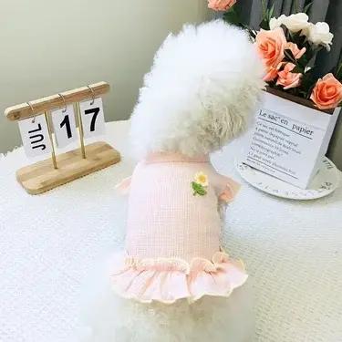 1PC Nouvelle robe pour animaux de compagnie brodée macaron avec bords à volants et gilet respirant sans manches pour chien pour l'été