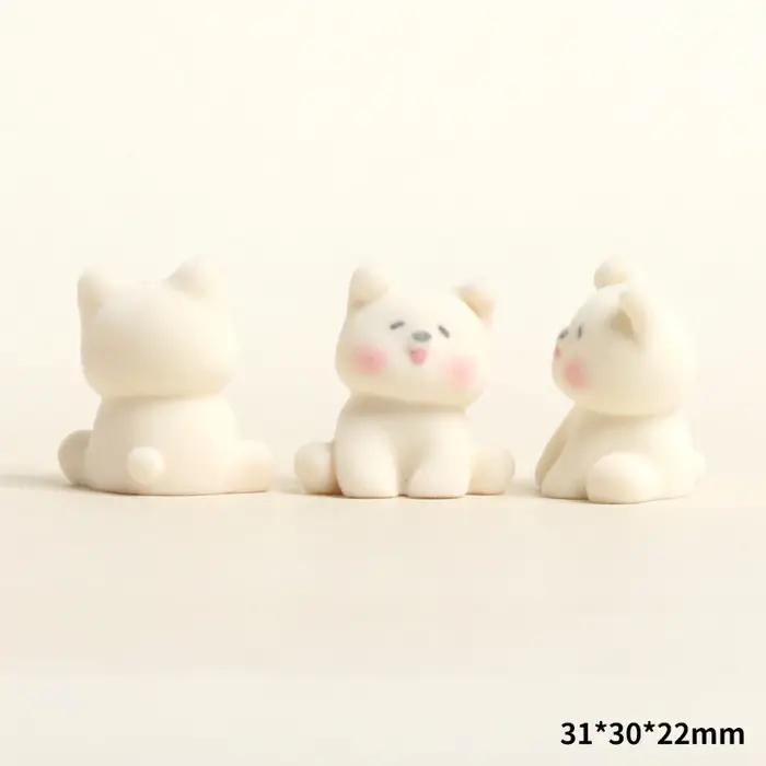 Mini figurine de chien de dessin animé en velours, figurine de chien en flocage 3D, petit ornement d