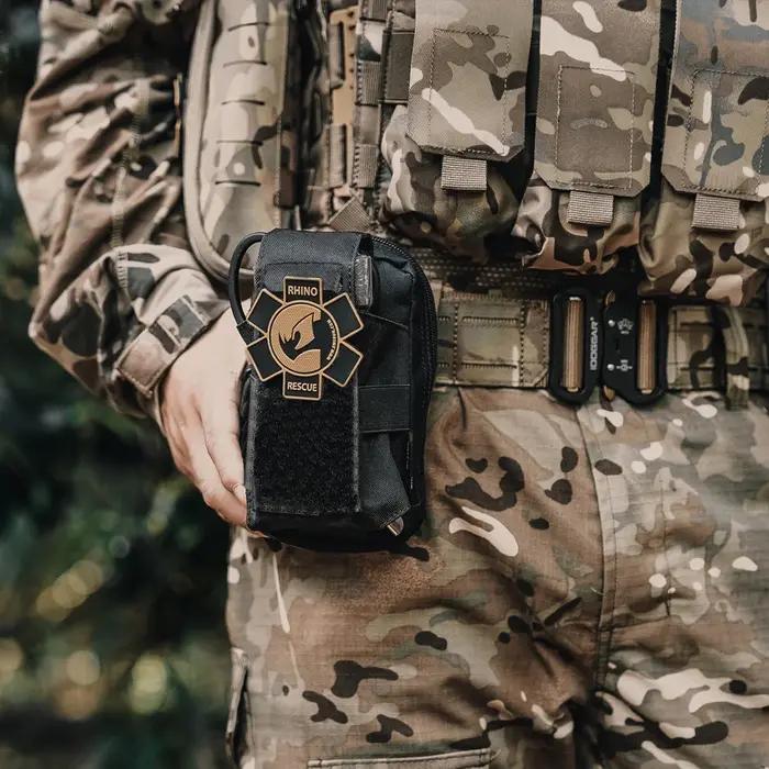 Trousse de premiers secours Rhino Rescue EDC avec bandages et dispositifs médicaux pour survie en plein air et en ville pour personnes cherchant autonomie et sécurité