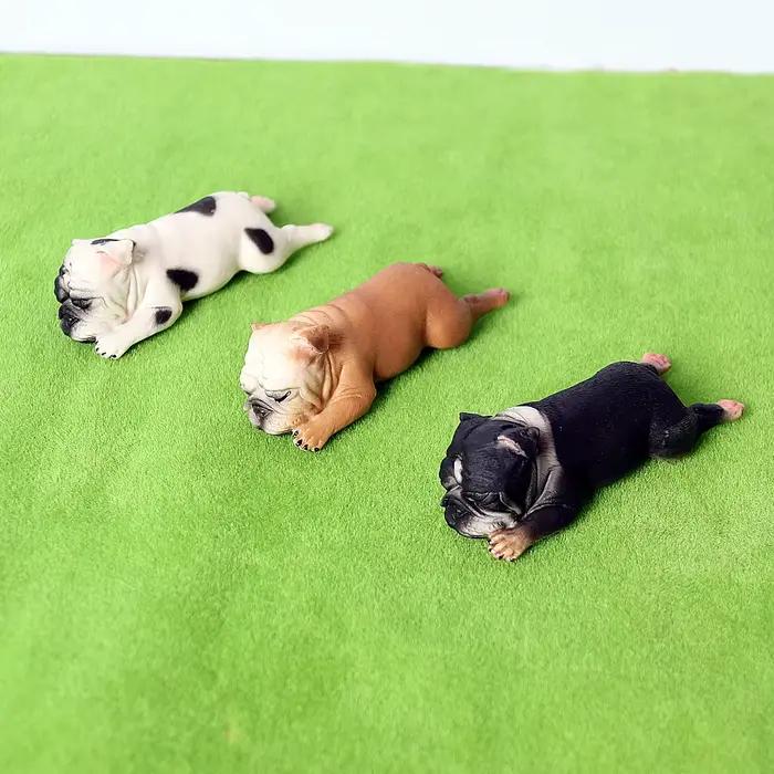 Figurines de bouledogues français réalistes