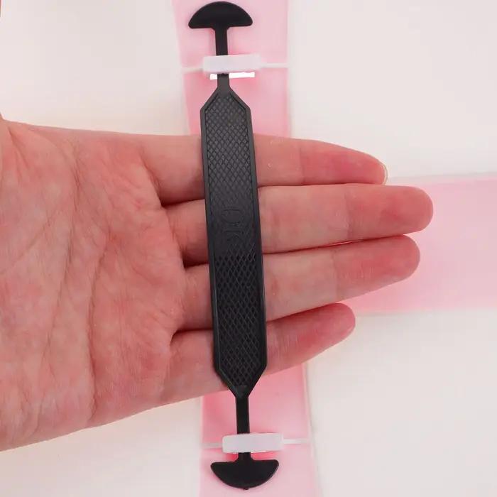Bouclier en plastique rouge pour enfants jouets de chevaliers et soldats occasions spéciales jeux de rôle et cosplay