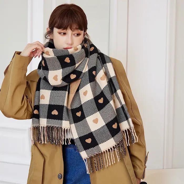 1 écharpe à motifs de cœur pour femmes