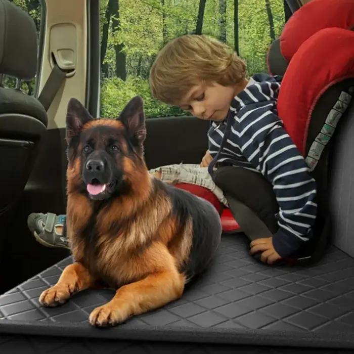 Juste de siège de voiture imperméable pour chien