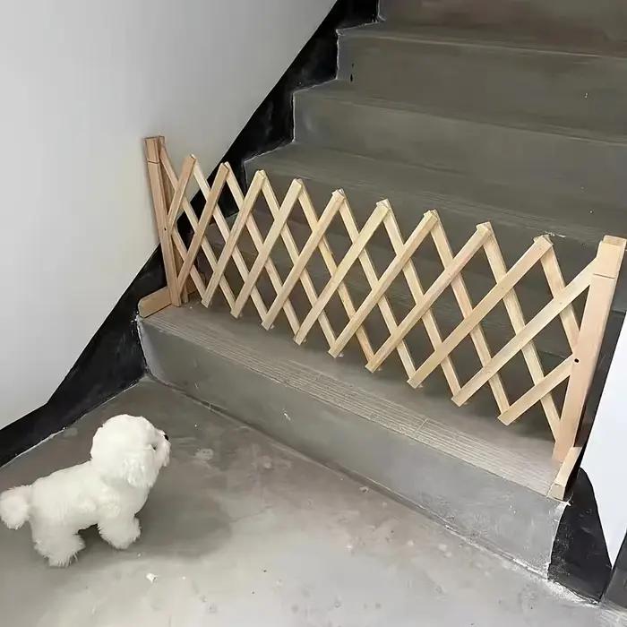 Clôture en bois pour animaux de compagnie avec barrière rétractable pour chien