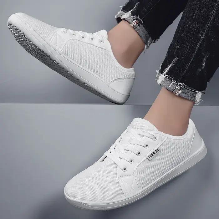Chaussures de course pour hommes avec semelles souples pieds légers et larges adaptés aux