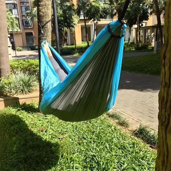 Hamac de Camping, accessoires de Camping, équipement pour l'extérieur et l'intérieur avec sangles d'arbre, hamacs légers en Nylon pour le tourisme et la randonnée