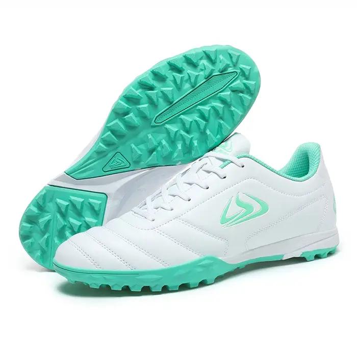 Chaussures de football confortables respirantes pour hommes