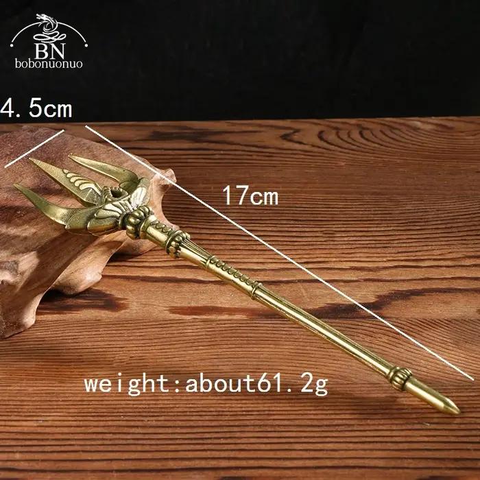 Couteau à thé Trident en cuivre figurine miniature en laiton vintage décorations de mythologie grecque accessoire d'arme de Poseidon pour femmes occasions spéciales