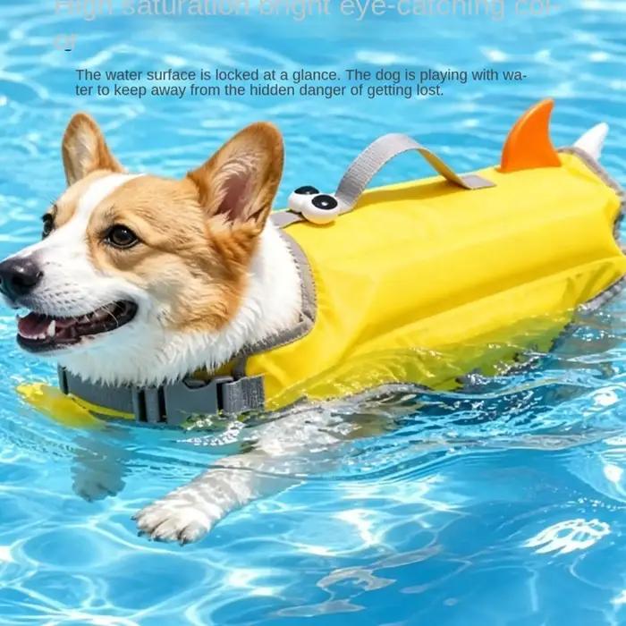 Gilet de sauvetage pour chien en forme de requin