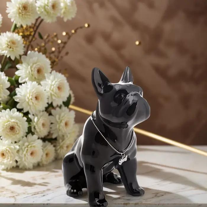 Statue de bouledogue français assis en résine avec collier en métal pour décoration de maison intérieure salon cuisine occasions spéciales