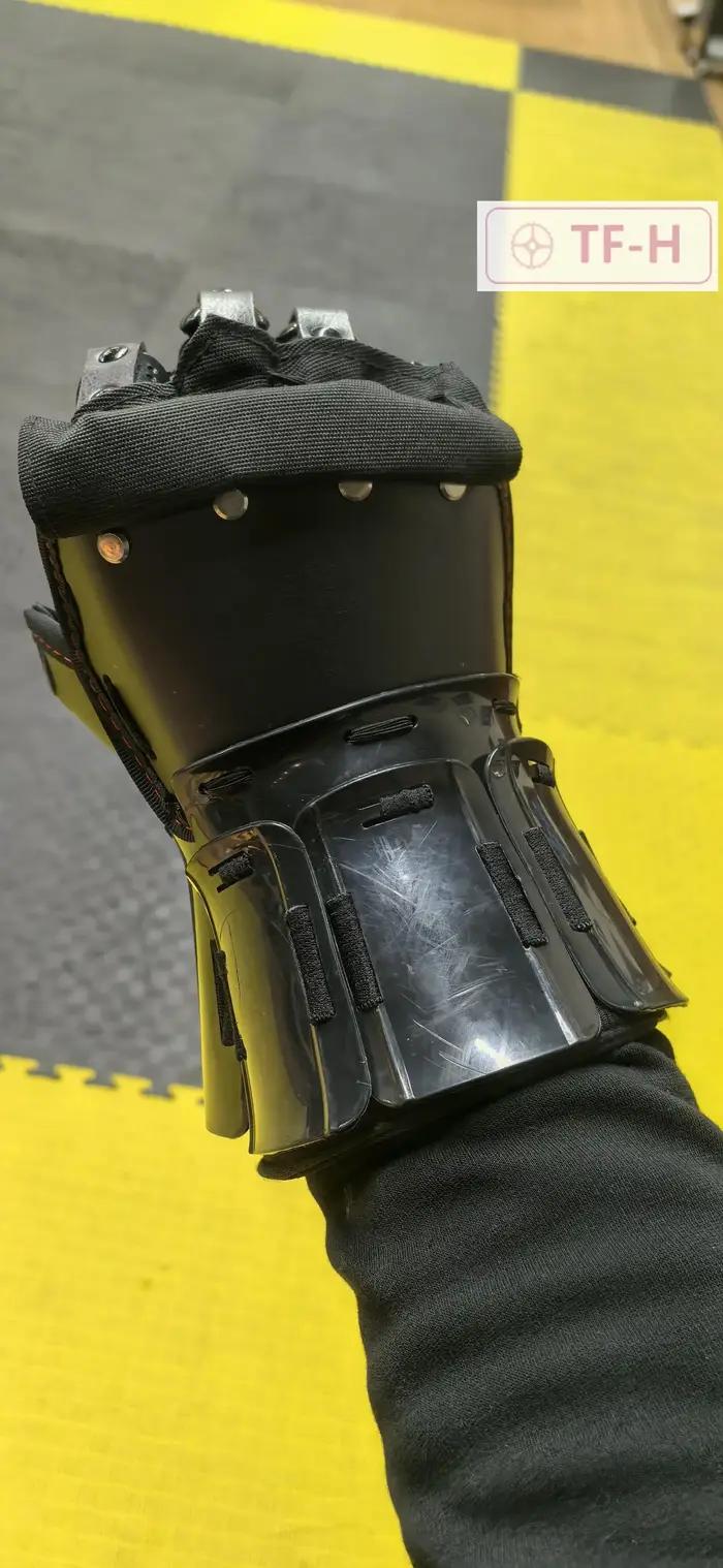 Gants tactiques en acier pour équipement à une main