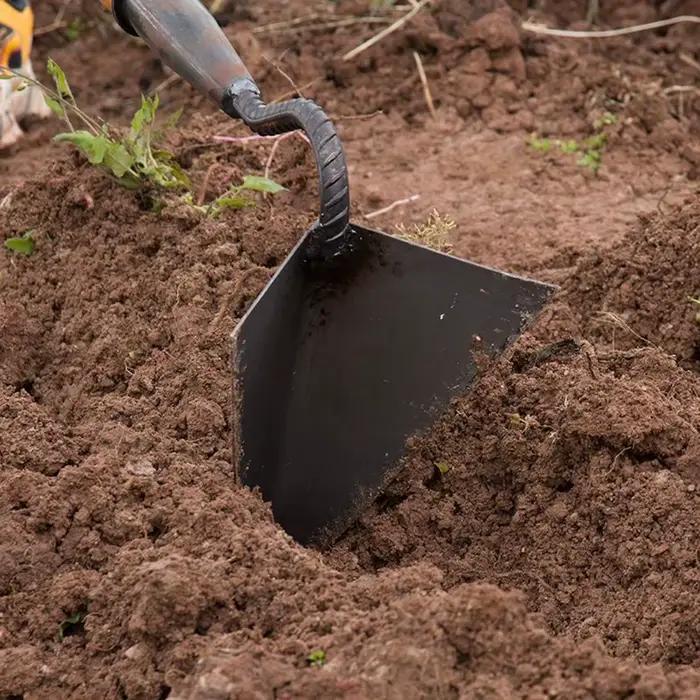 Outils agricoles, houes triangulaires à petite pointe