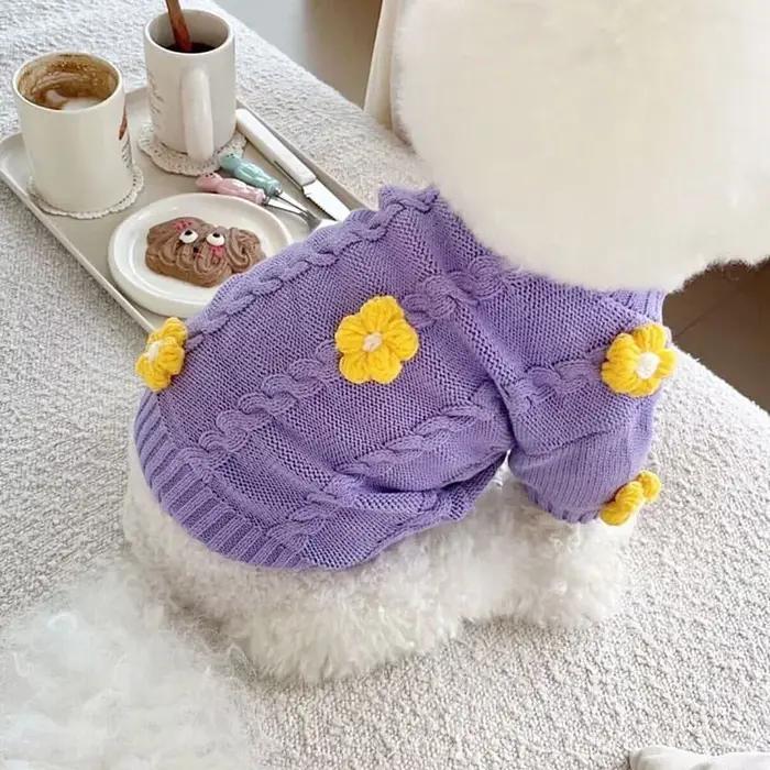 Pull chien mignon violet avec fleur jaune, pull chaud pour vêtements d'hiver, cadeau de noël pour pe