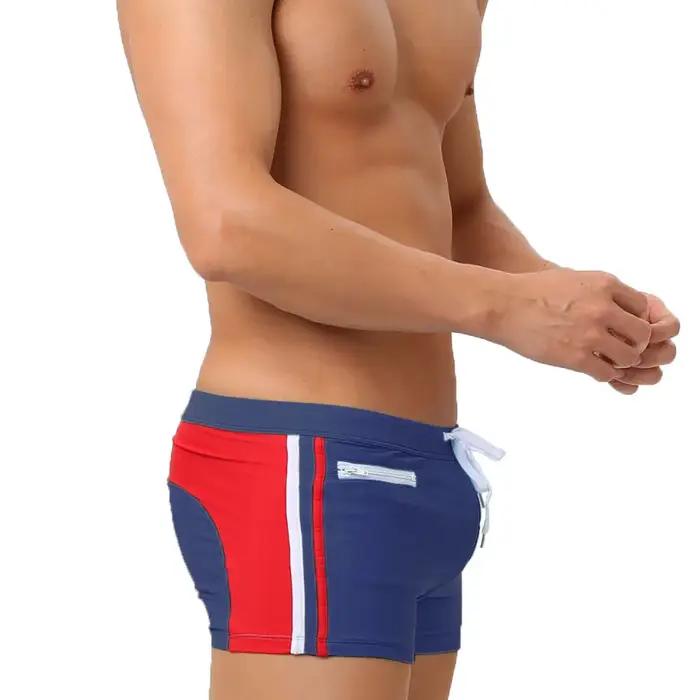 Maillots de bain pour hommes avec maillot