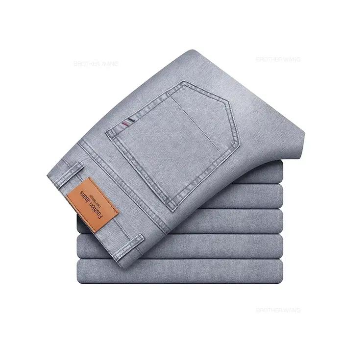 Jean fin pour homme, coupe droite