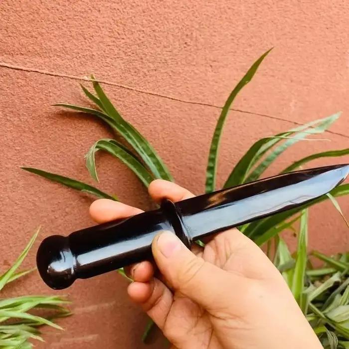 Poignard en obsidienne en cristal naturel de 15cm