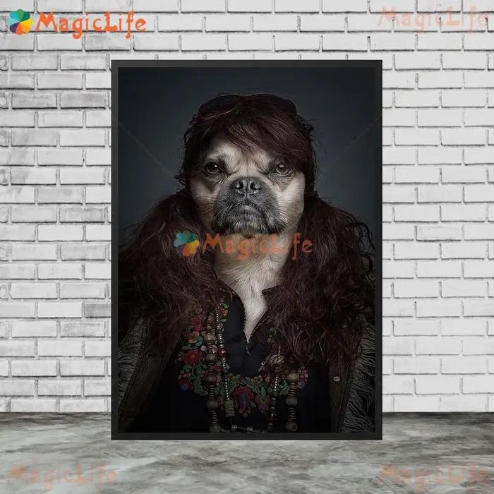 Portraits drôles de chiens habillés comme des humains
