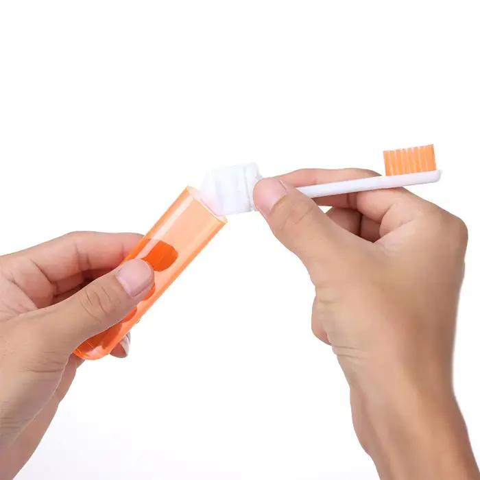Brosse à dents pliante en plastique souple, brosse à dents d'extérieur, livres oraux utiles, voyage