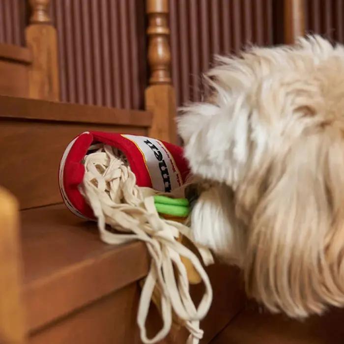 Jouet olfactif pour chiens en forme de nouille