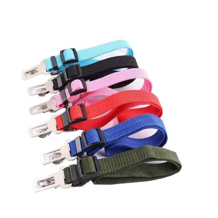 Ceinture de sécurité pour chien en nylon ajustable toutes saisons harnais de voiture pour chiens sécuritaire confortable occasions de déplacement pour animaux de compagnie