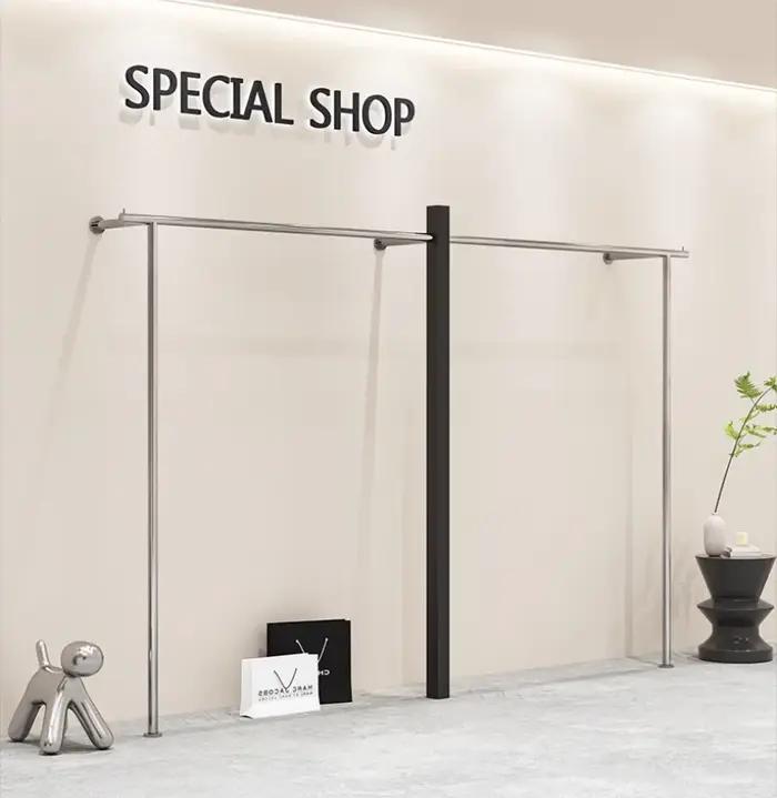 Présentoir de magasin de vêtements pour femmes