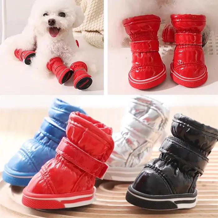 Bottes de neige coordonnantes pour petits chiens