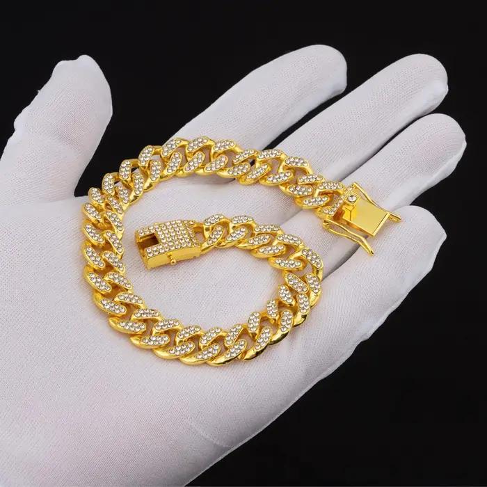 Collier pour chien en or et diamants