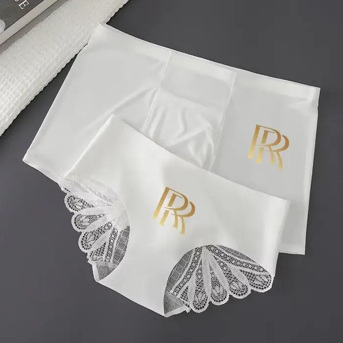 Sous-vêtements sexy assortis en dentelle pour couple, caleçons en soie glacée lisse, slips bikini pour femmes, culottes d'amoureux élastiques, jolis caleçons à la mode
