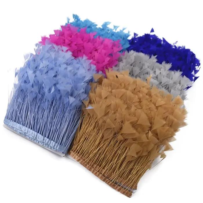 Plumes de Dinde Blanches sur Ruban