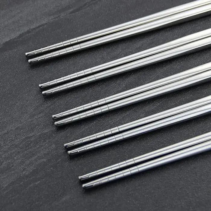 Baguettes en acier inoxydable réutilisables, japonaises, coréennes, chinoises, Sushi, aliments, bâto