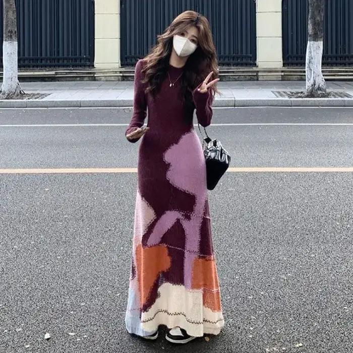 Vêtements pour femmes haut de gamme sens mode et mince motif de couleur contrastée doux cireux Mohair robe tricotée pull robe longue