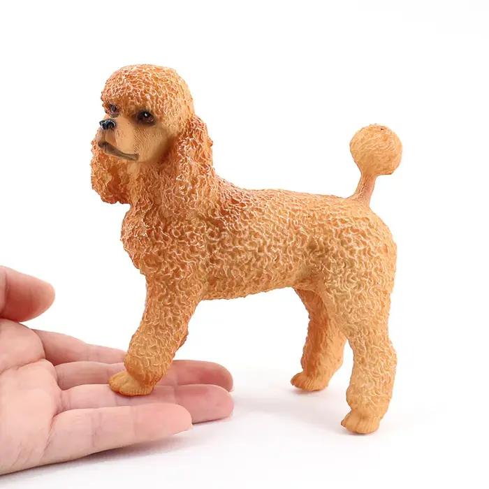 Simulation de figurine de chien pudel, décoration de la maison
