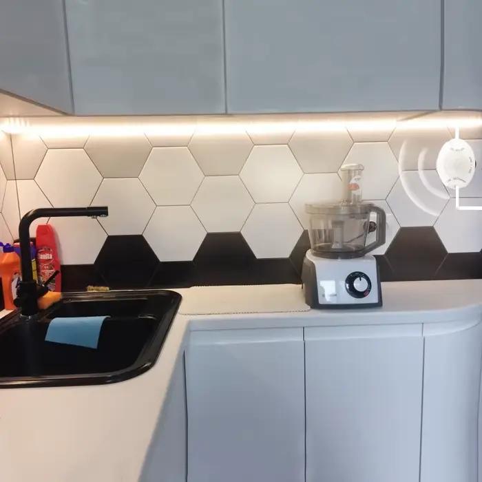 Placard lumineux LED 1M-5M avec capteur de mouvement PIR veilleuse 12V 2835 bande LED pour cuisine c