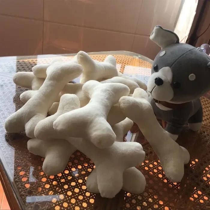 Jouet en peluche en polaire douillet pour chiens de différentes tailles pour le sommeil et le jeu occassions spéciales chiens