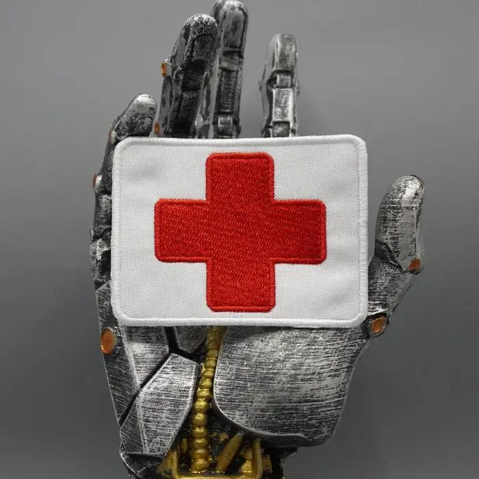 Patchs de broderie tactiques Red Cross, exquis et de haute qualité, utilisés pour les vêtements, dos avec des crochets ou à repasser